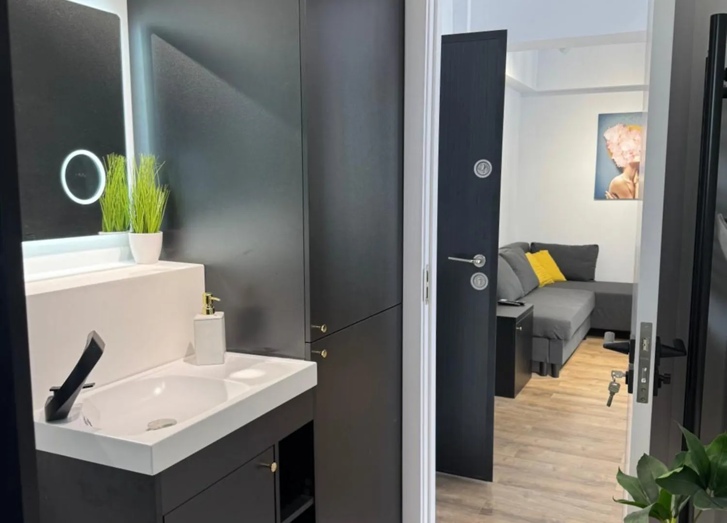 Vanda Noir Residence Otopeni 0*,  Romania